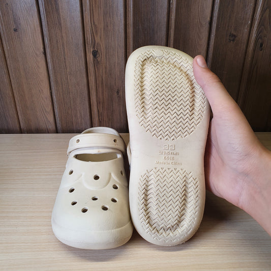 Kids Used Imported Crocks Size 33