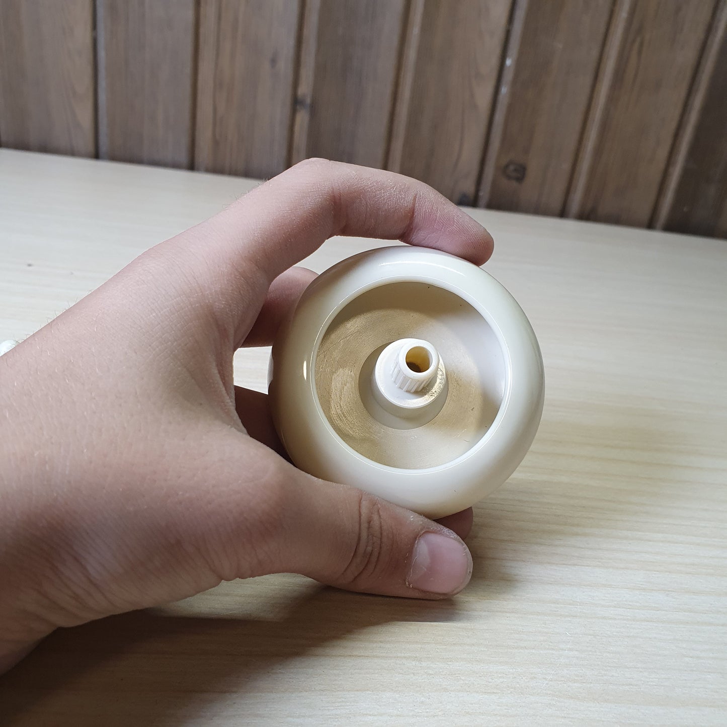 Bead spinner used for quickly stringing beads for jewelry making. #6531