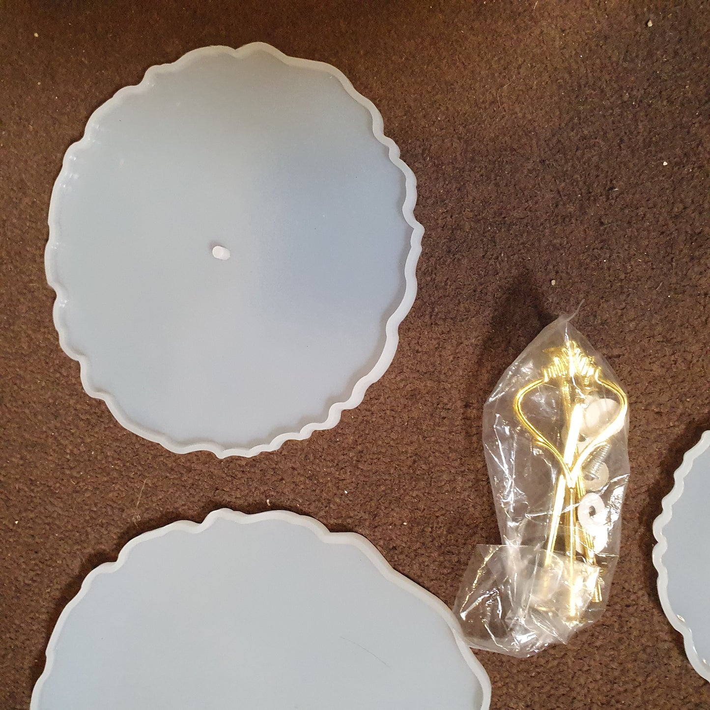 silicone mold set used to create a 3-tier tray, often for cake stands or fruit plates. #6798