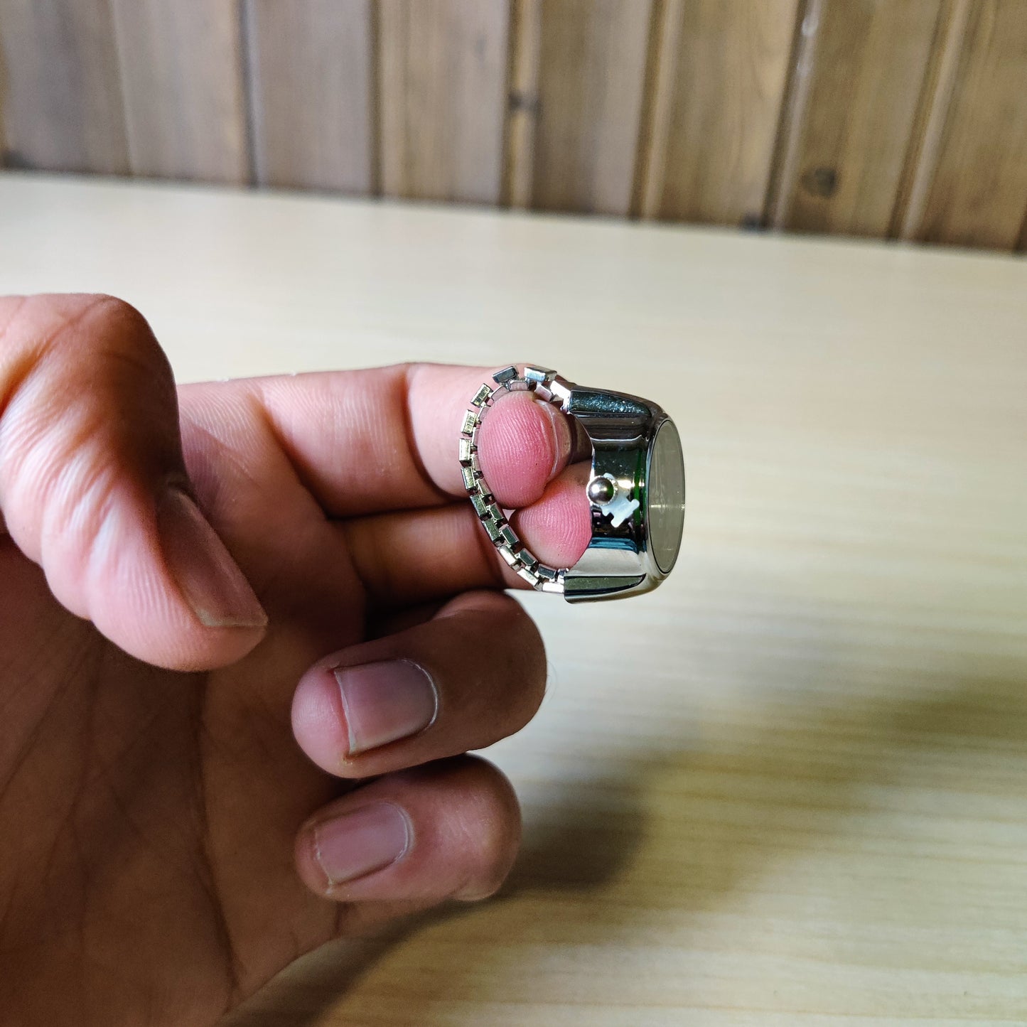 Finger Watch # 3083