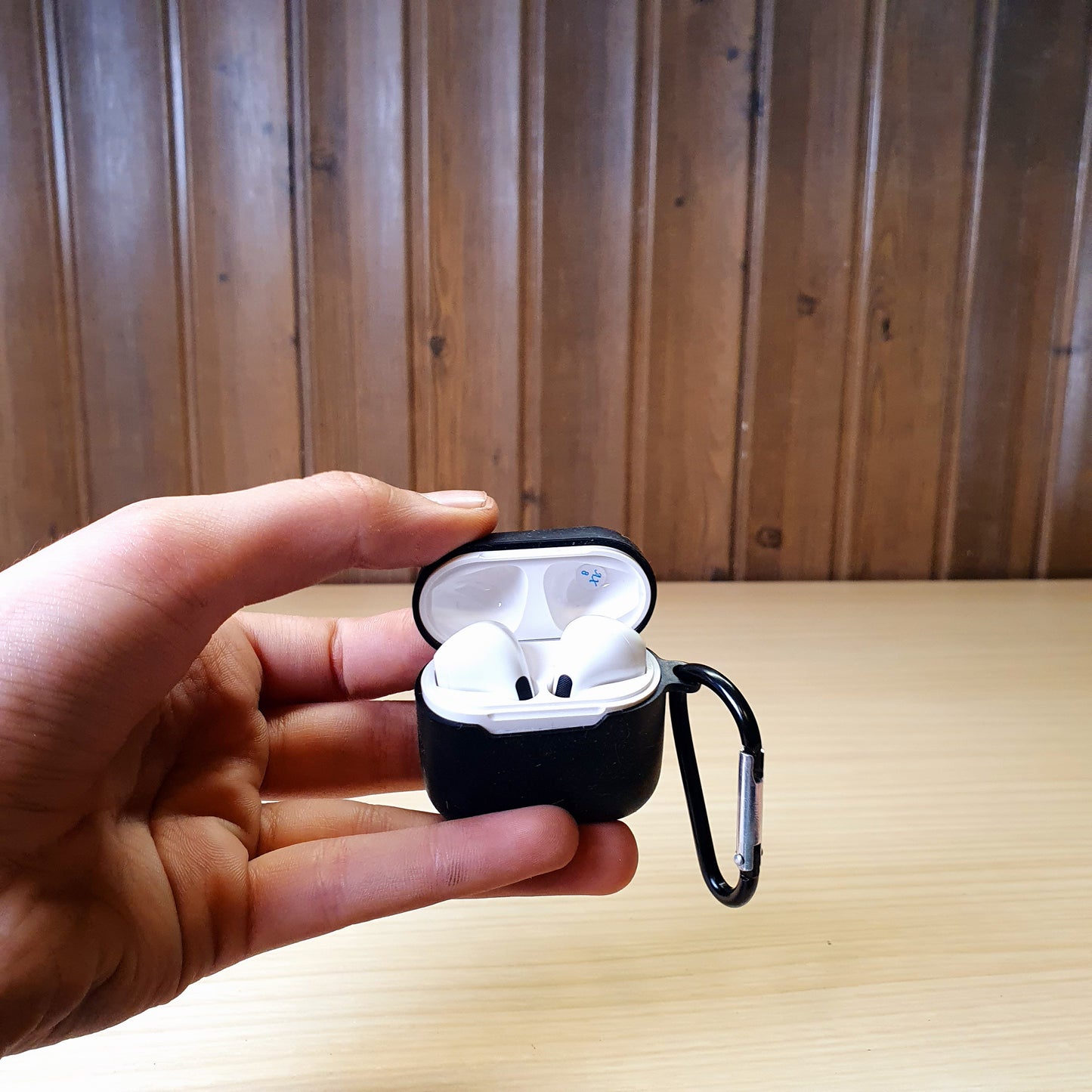 Earbuds With Cover #3181