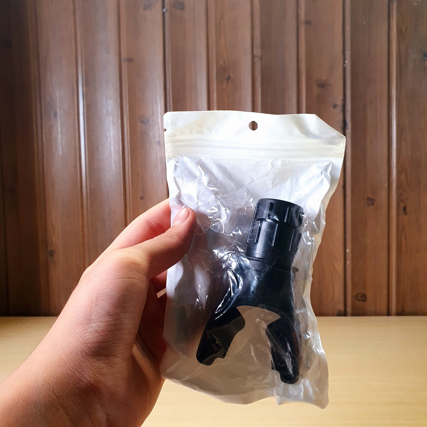 Portable lung capacity trainer designed for respiratory muscle exercise. #3348