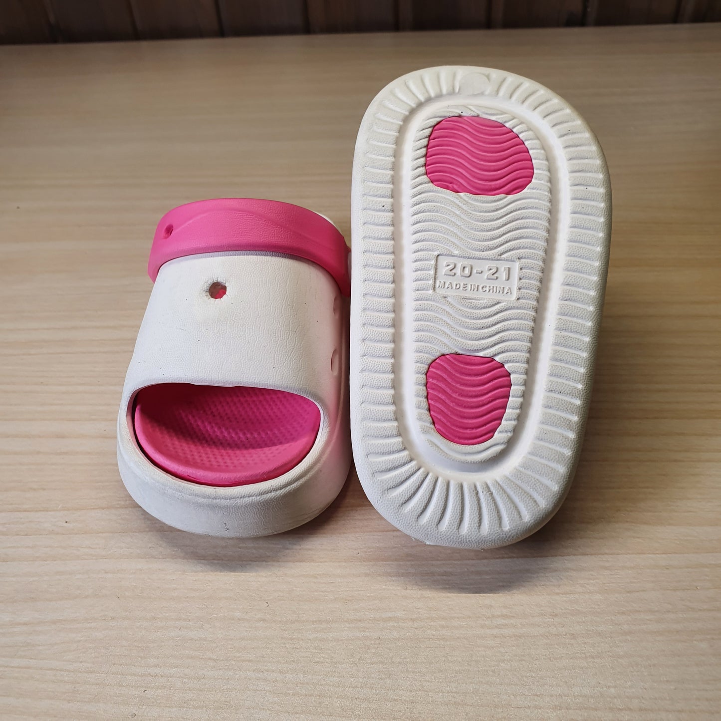 Used Imported Slippers Size 20-21