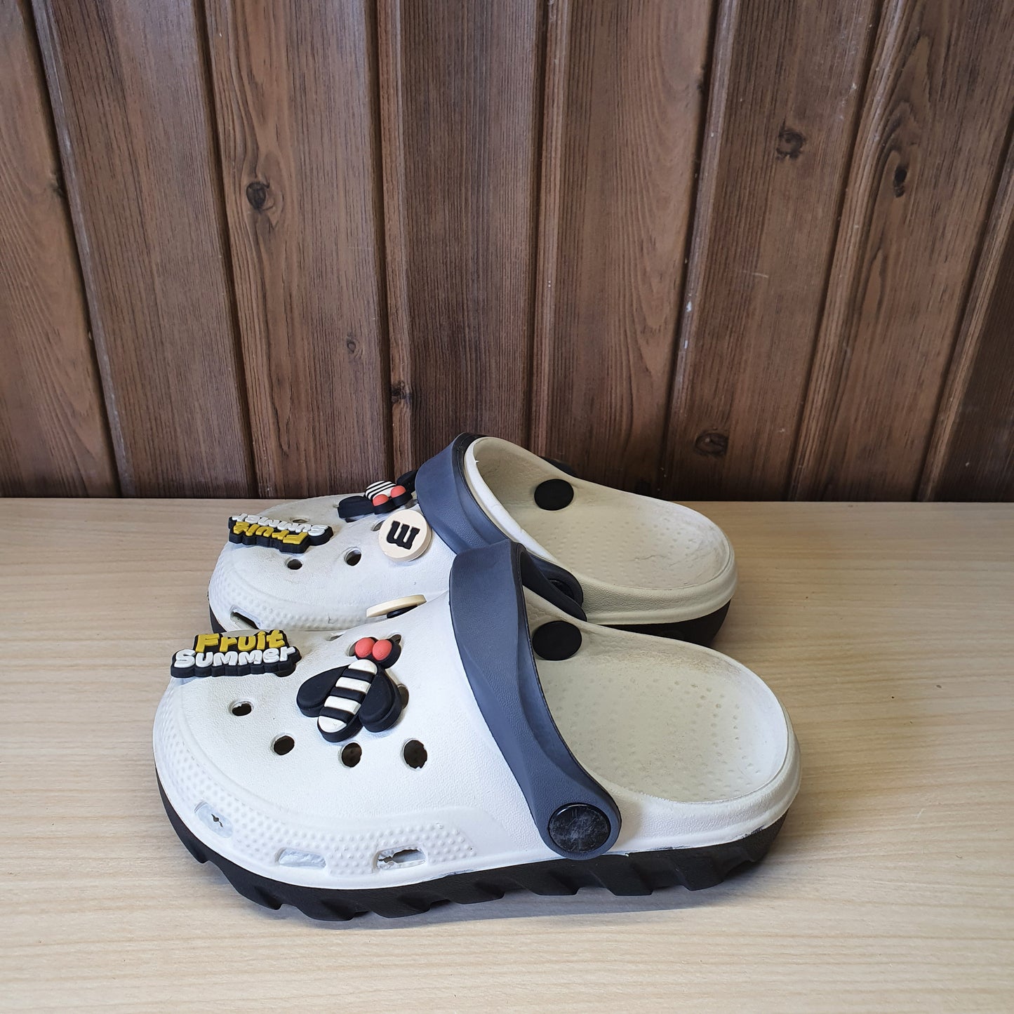 Kids Used Imported Crocs size 24-25