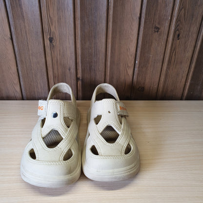 Kids Used Imported Sandals  size 29