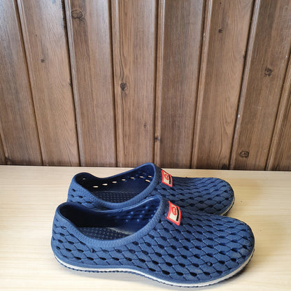 Kids Used Imported Crocks Size 32