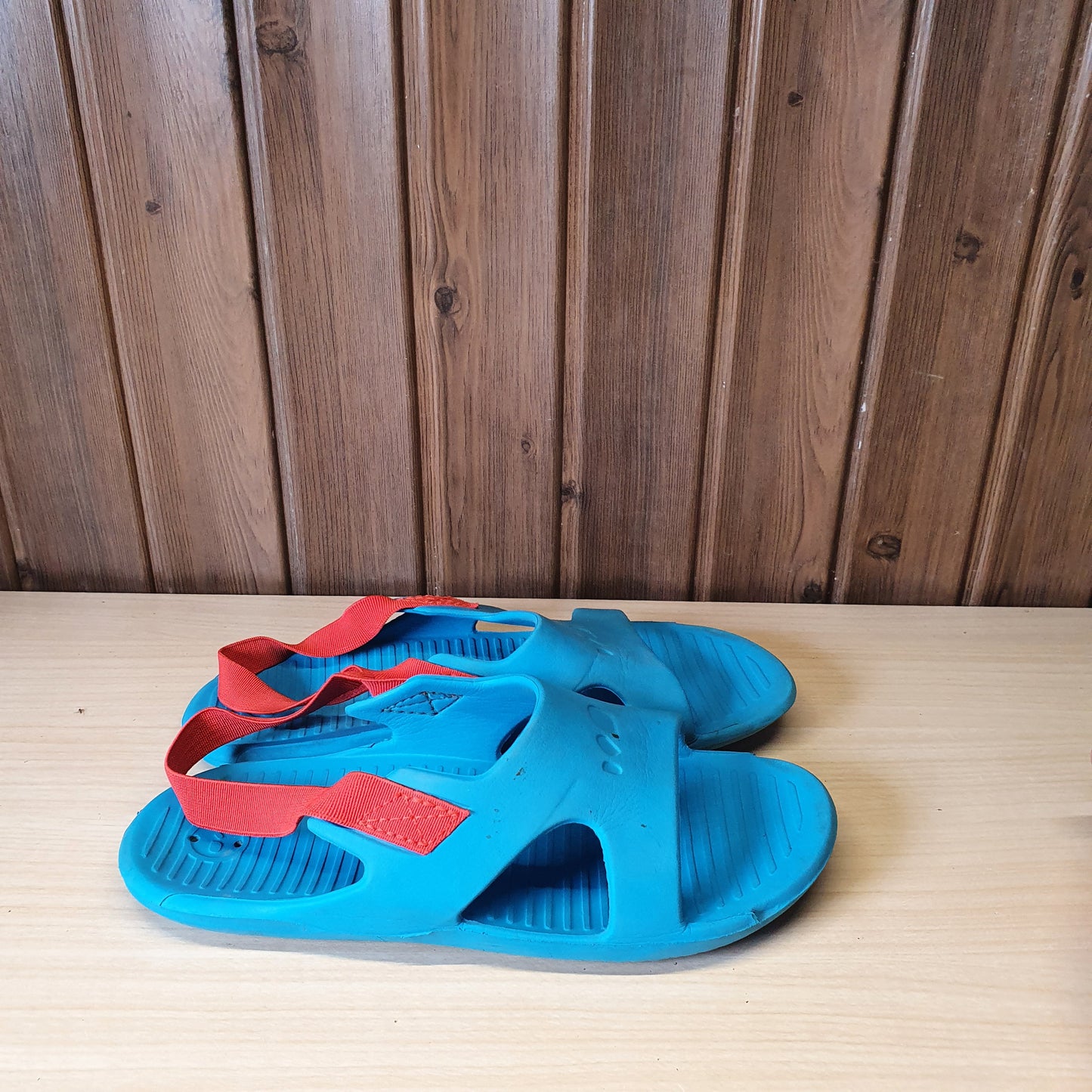 Kids Used Imported Slippers Size 33-34