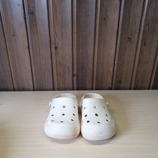 Kids Used Imported Crocks Size  23-24