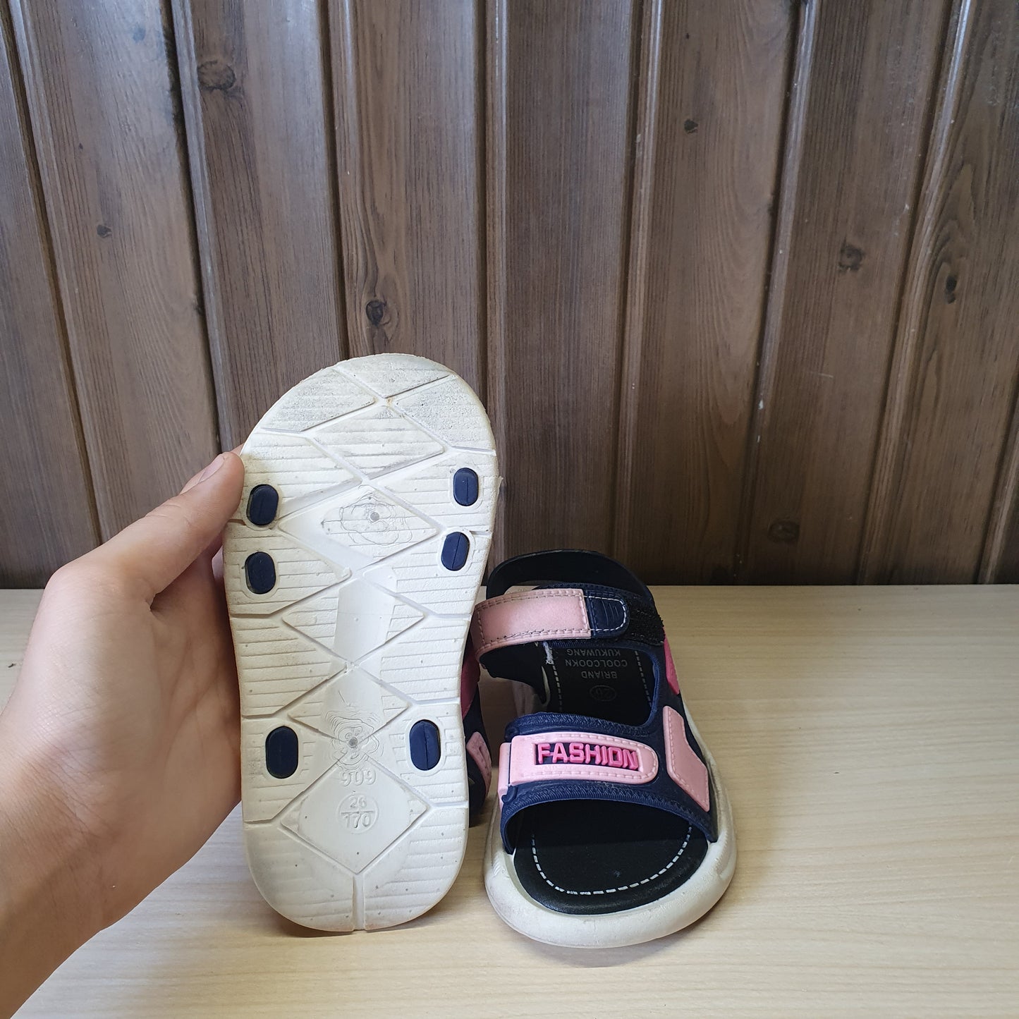 Kids Used Imported Sandals Size 26