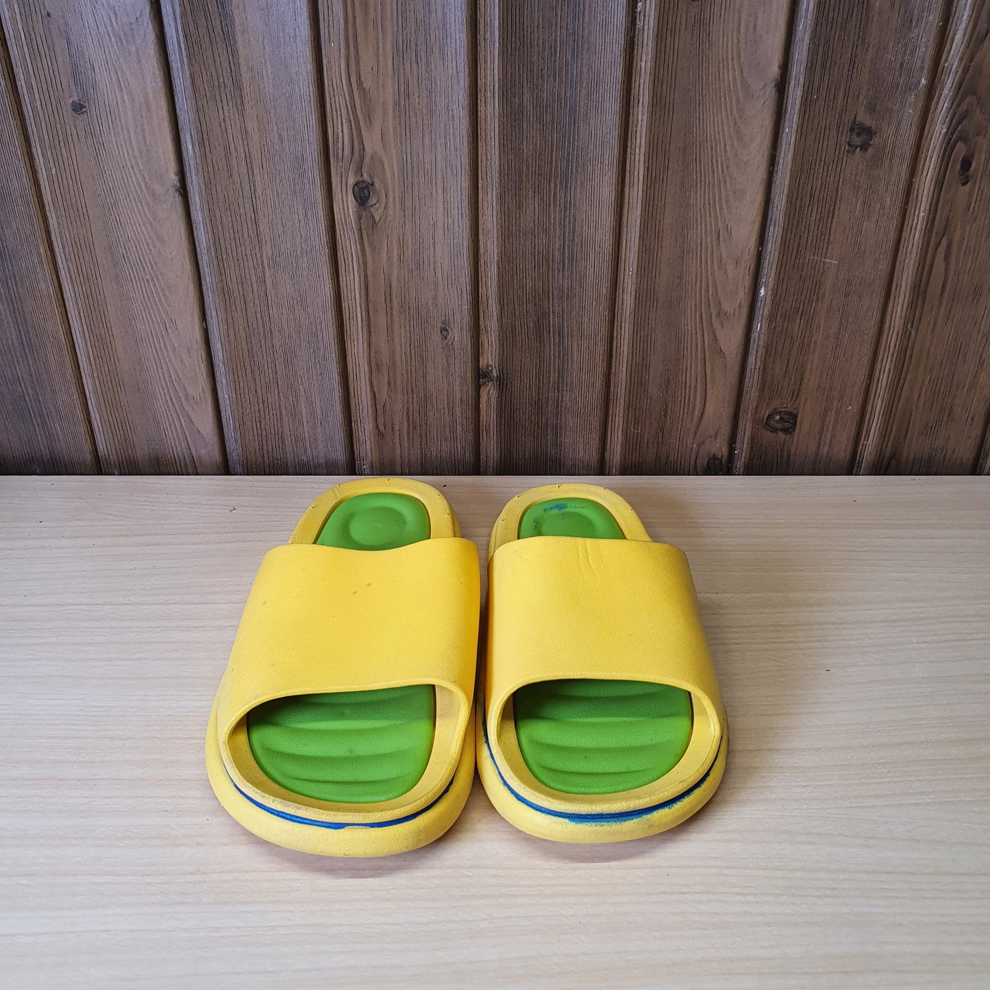 Kids Used Imported Slippers  Size 32