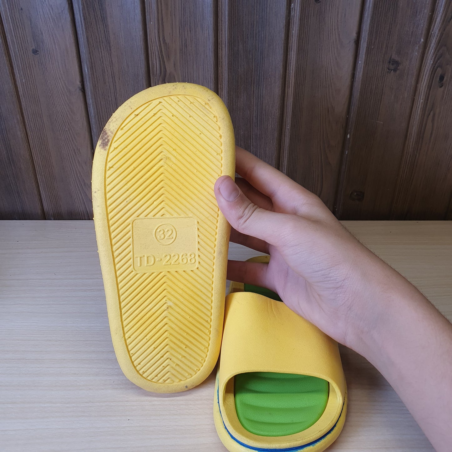 Kids Used Imported Slippers  Size 32