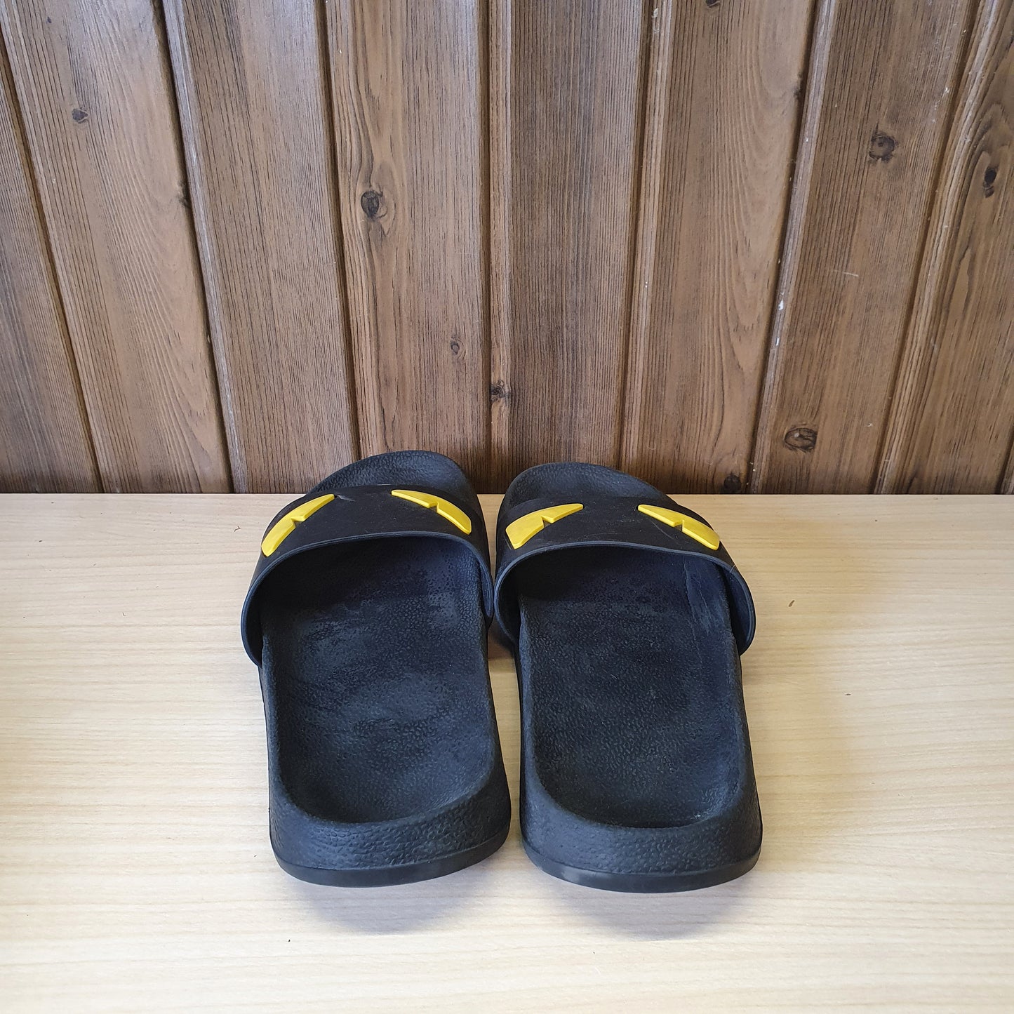 Kids Used Imported Slippers Size 32-33