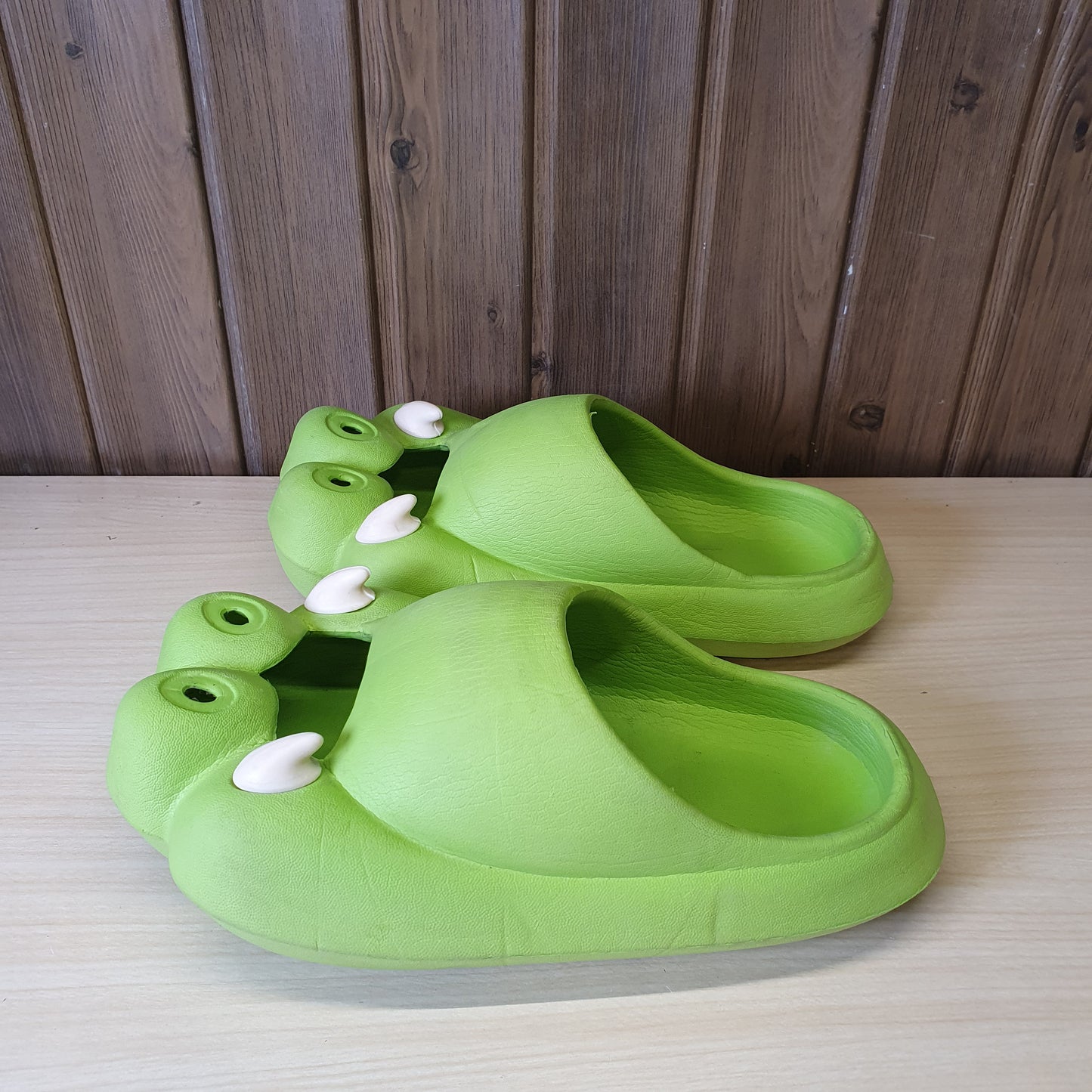 Kids Used Imported  Slippers Size 32-33