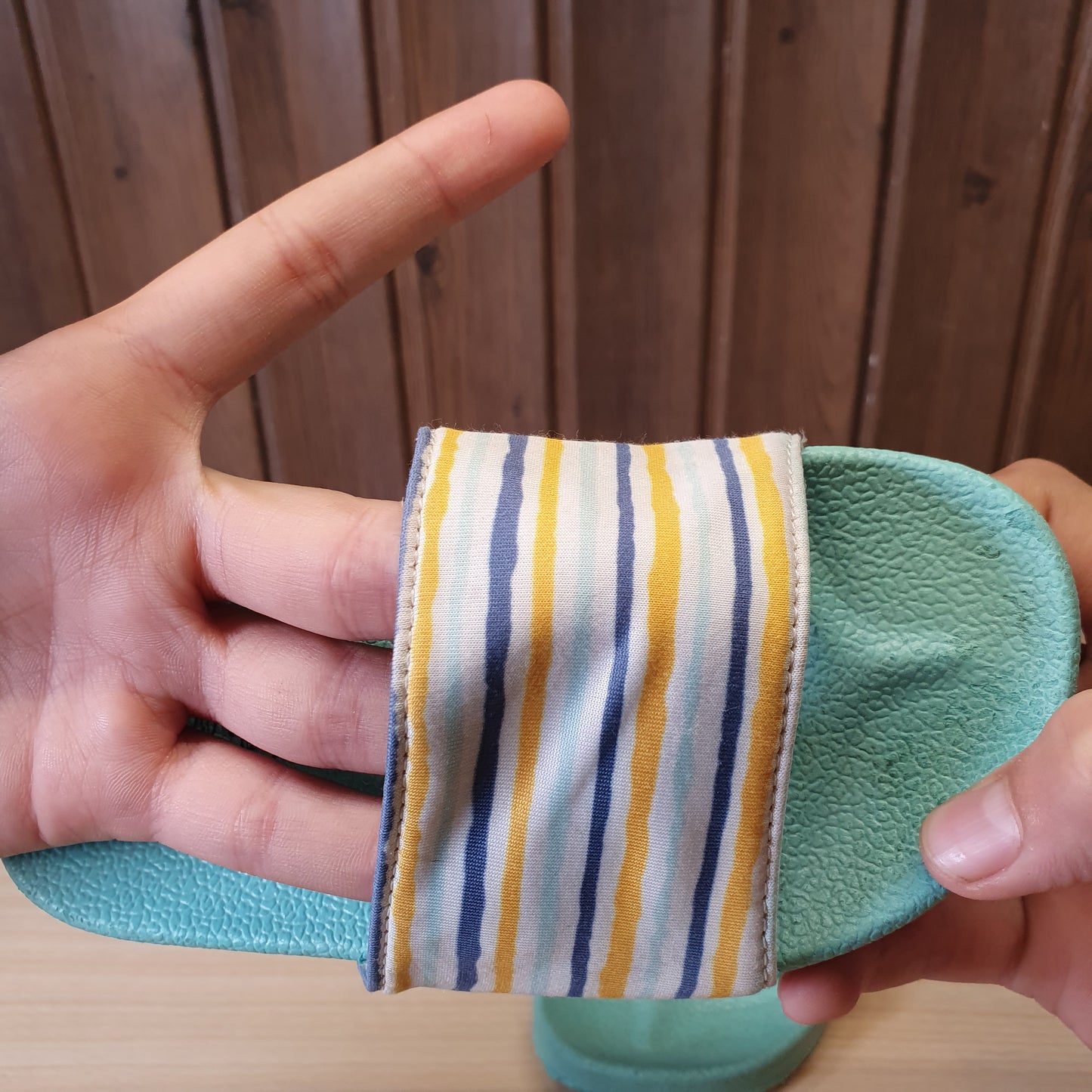 Kids Used Imported Slippers Size 9/10
