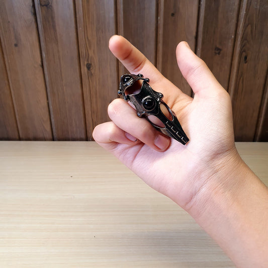KALLORY 4pcs Full FInger Claw Rings Black Rock Hinged Adjustable Decoration Halloween Open Ring, Retro Claw Armor Cosplay Accessory Costume for Exaggerated Gothic Nail Ring #4066