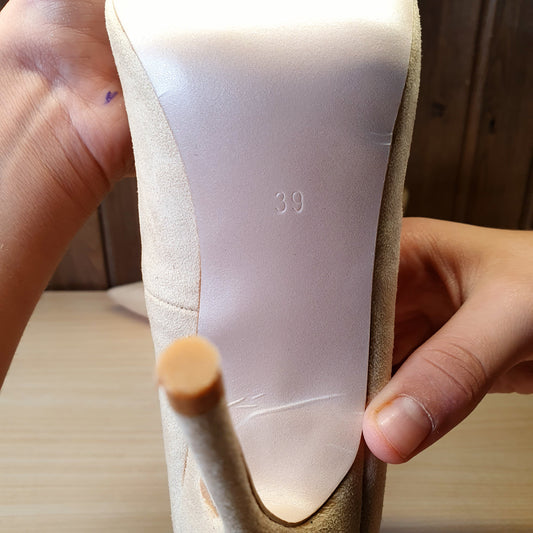 Ladies High Heel Size 39 #4165