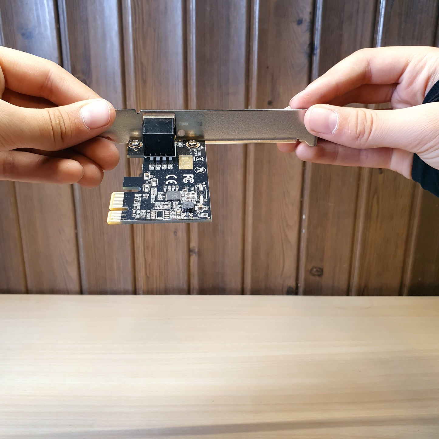 PCIe network card with a single RJ45 port for connecting to a local area network.#4348