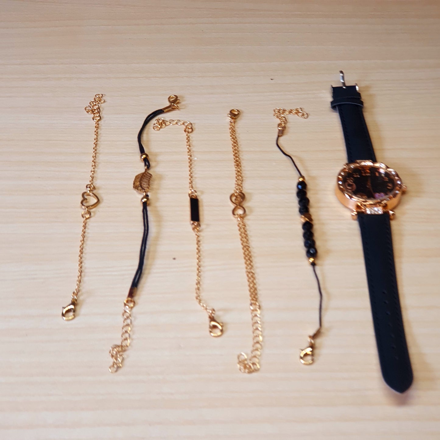 Watch With 5 Bracelets #4334