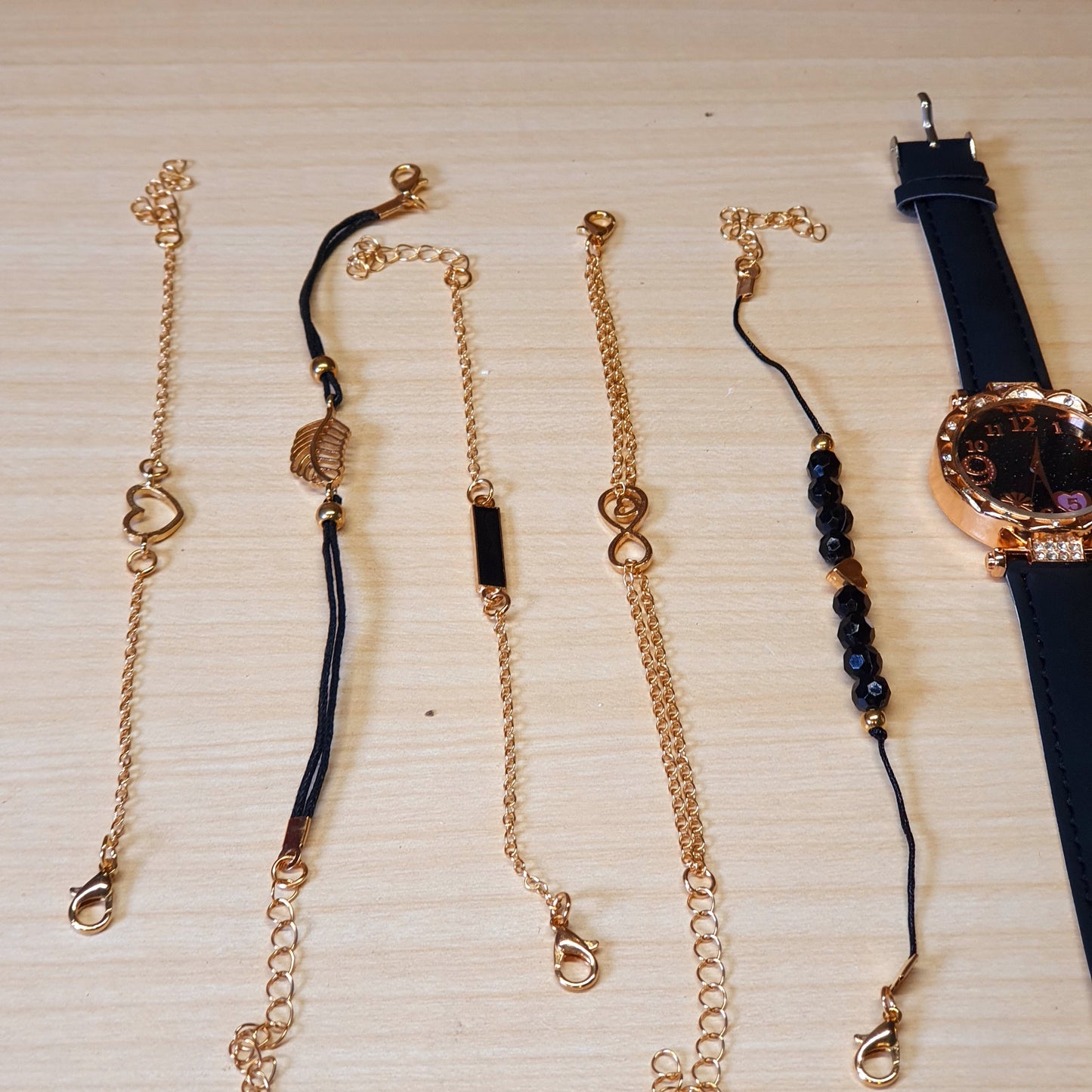 Watch With 5 Bracelets #4334