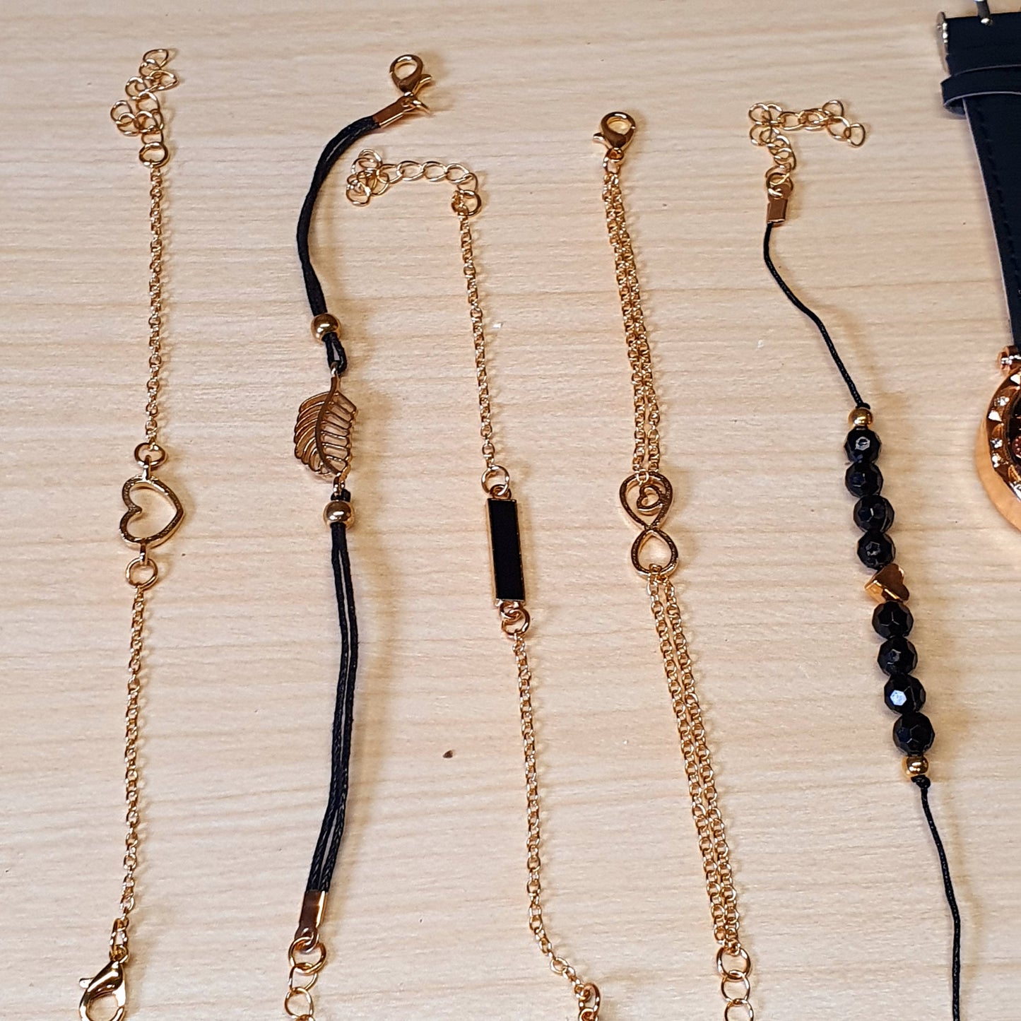 Watch With 5 Bracelets #4334