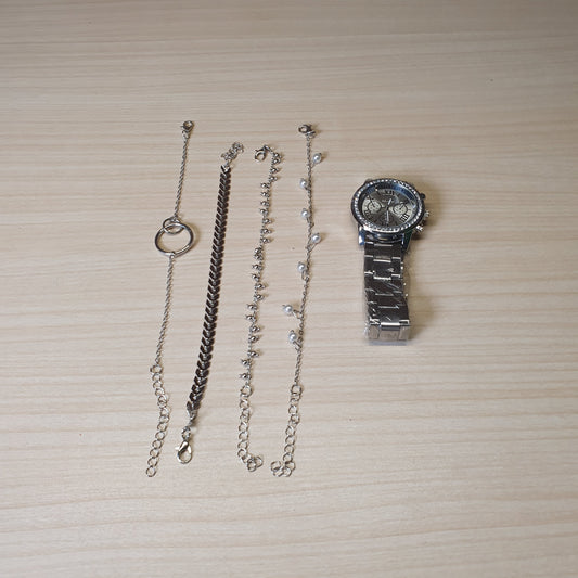 Watch With 4 Bracelets #4882