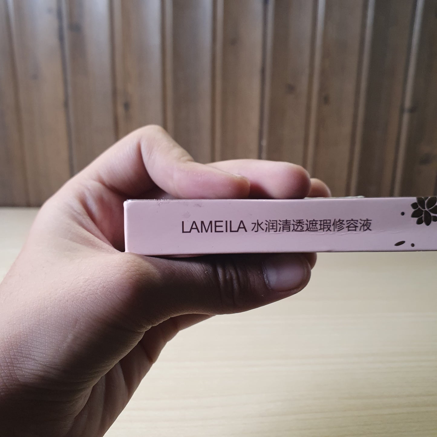 Lamelia Liquid concelar #6077
