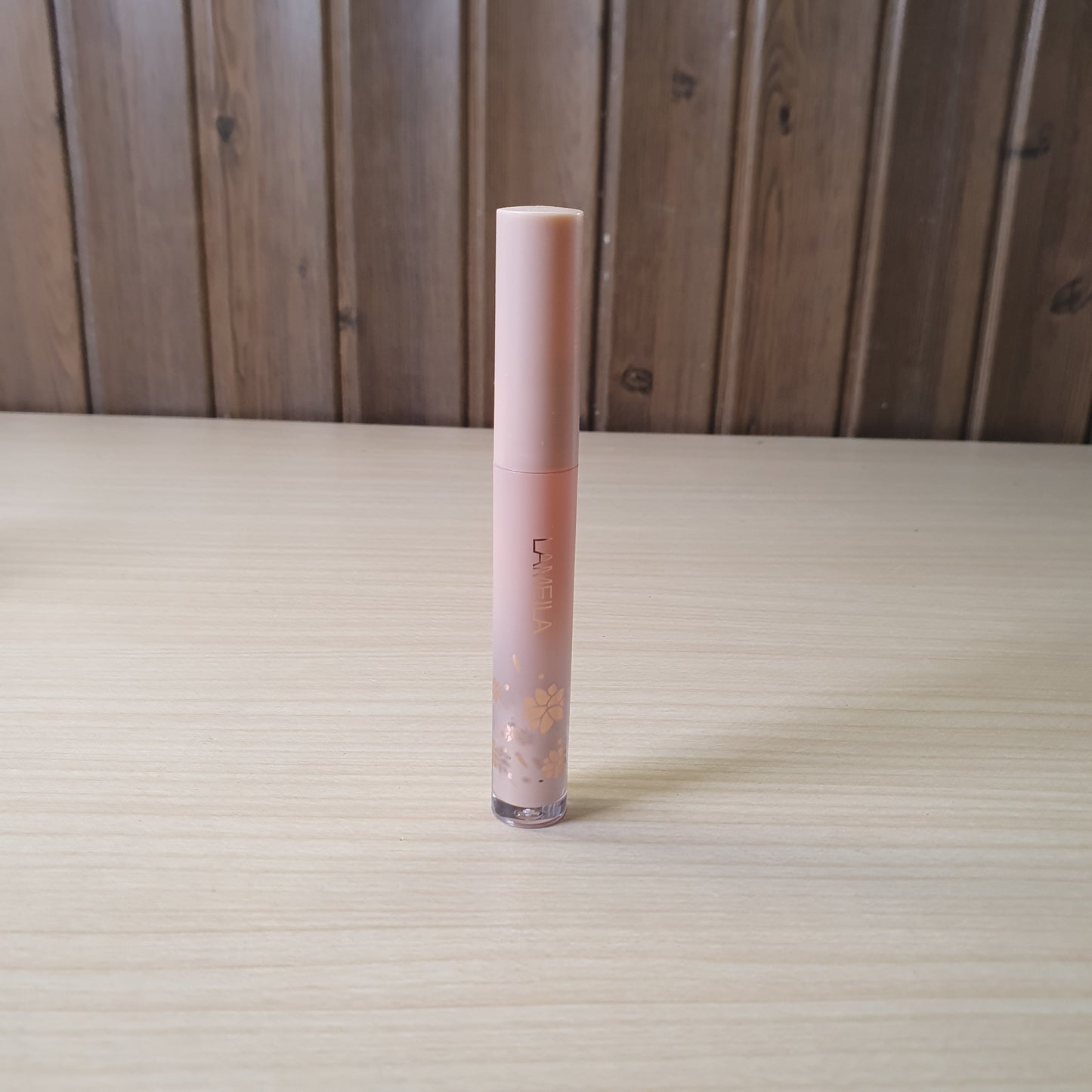 Lamelia Liquid concelar #6077