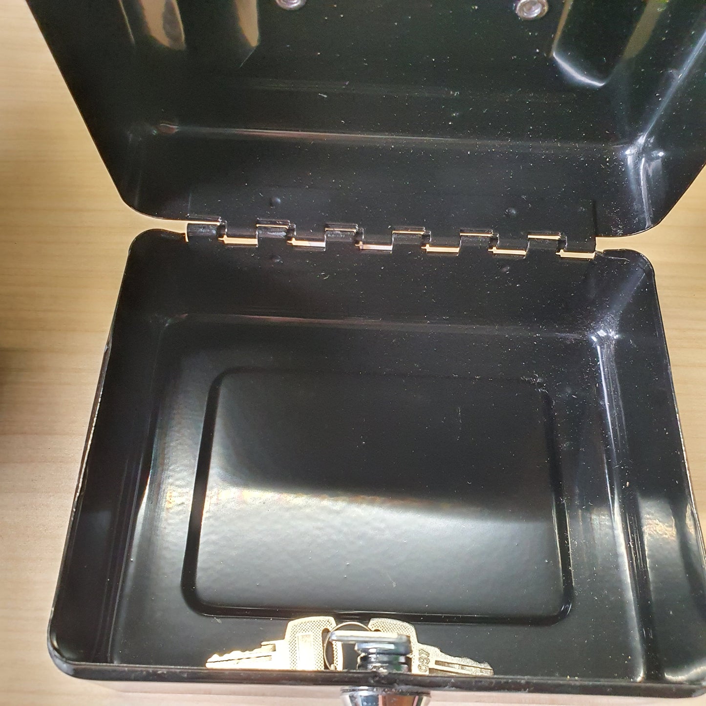 Portable metal cash box #6797