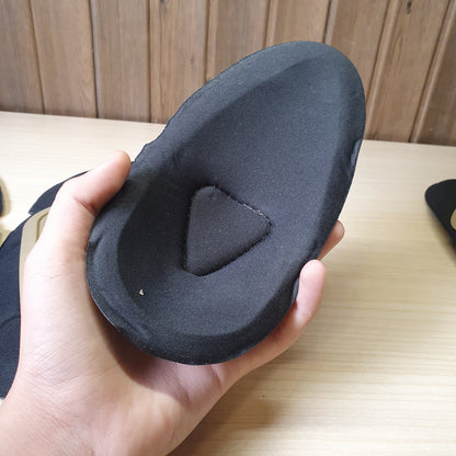 Crye Precision AirFlex Combat Knee Pads feature a flexible khaki cap and a black foam backing. #6705