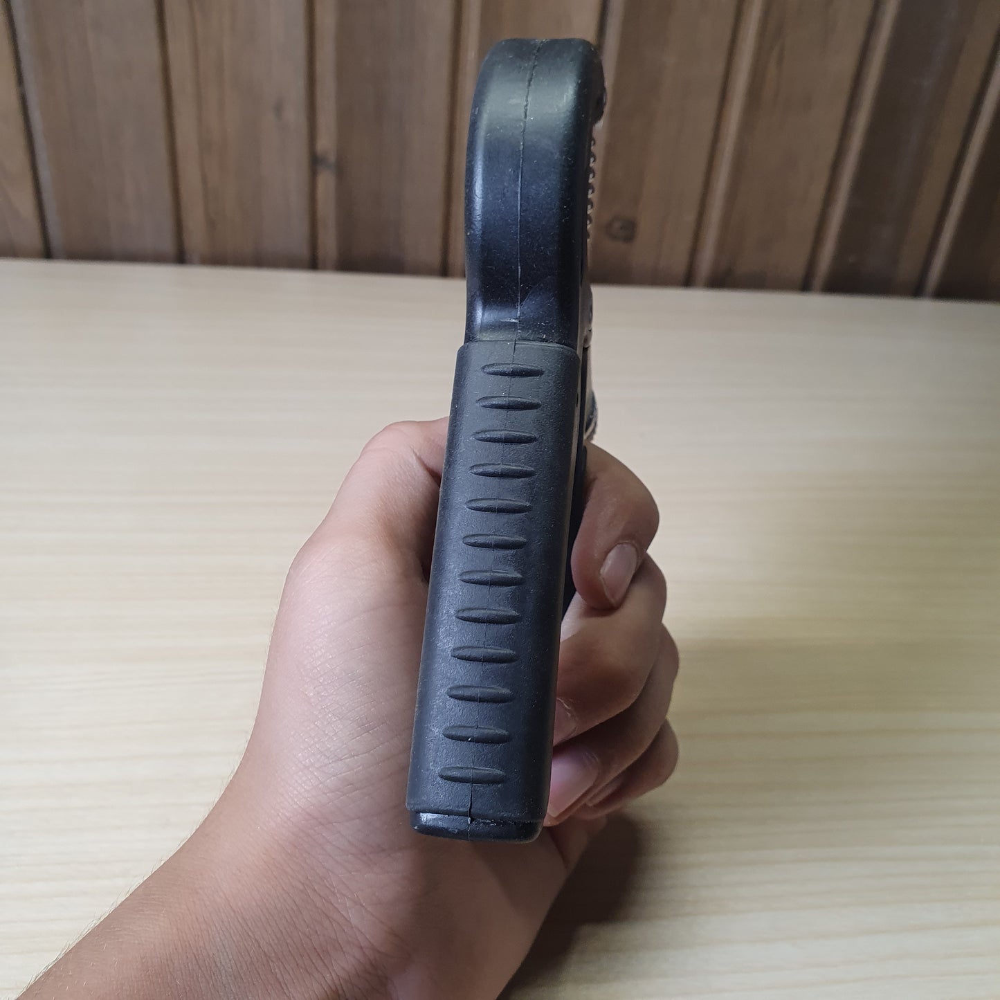 Hand gripper used to build strength in wrists, fingers, and forearms.#6503.