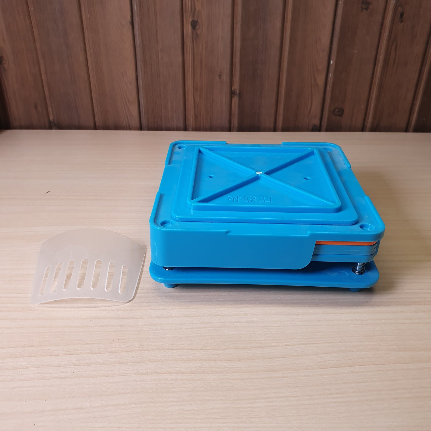 100-hole manual capsule filling machine used for making capsules at home.#6606