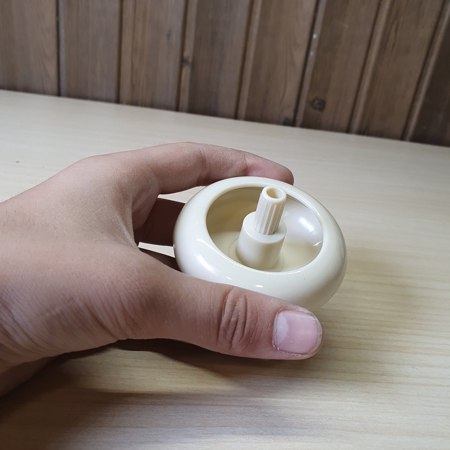 Bead spinner used for quickly stringing beads for jewelry making. #6531