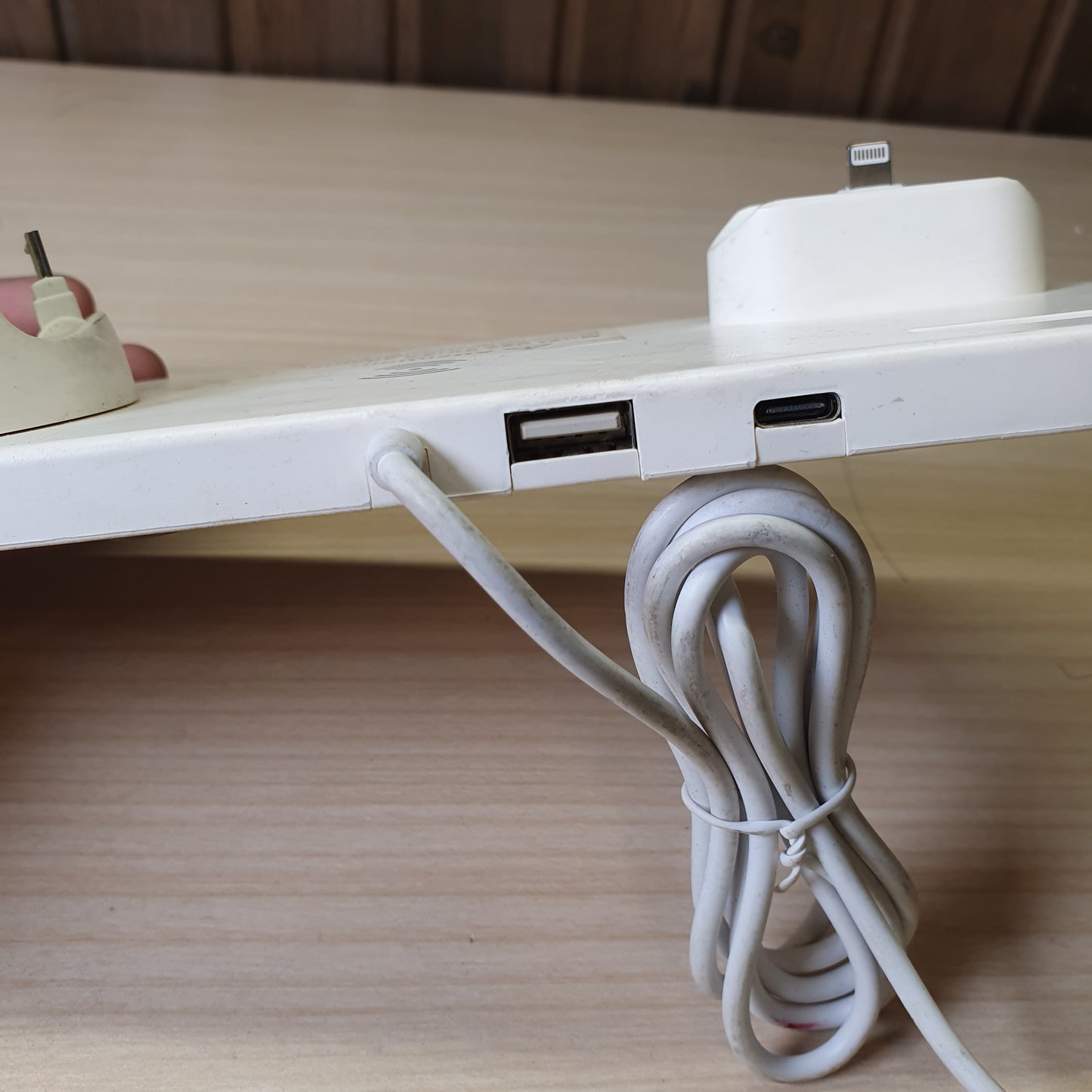White 6-in-1 multi-function wireless charging station #6937