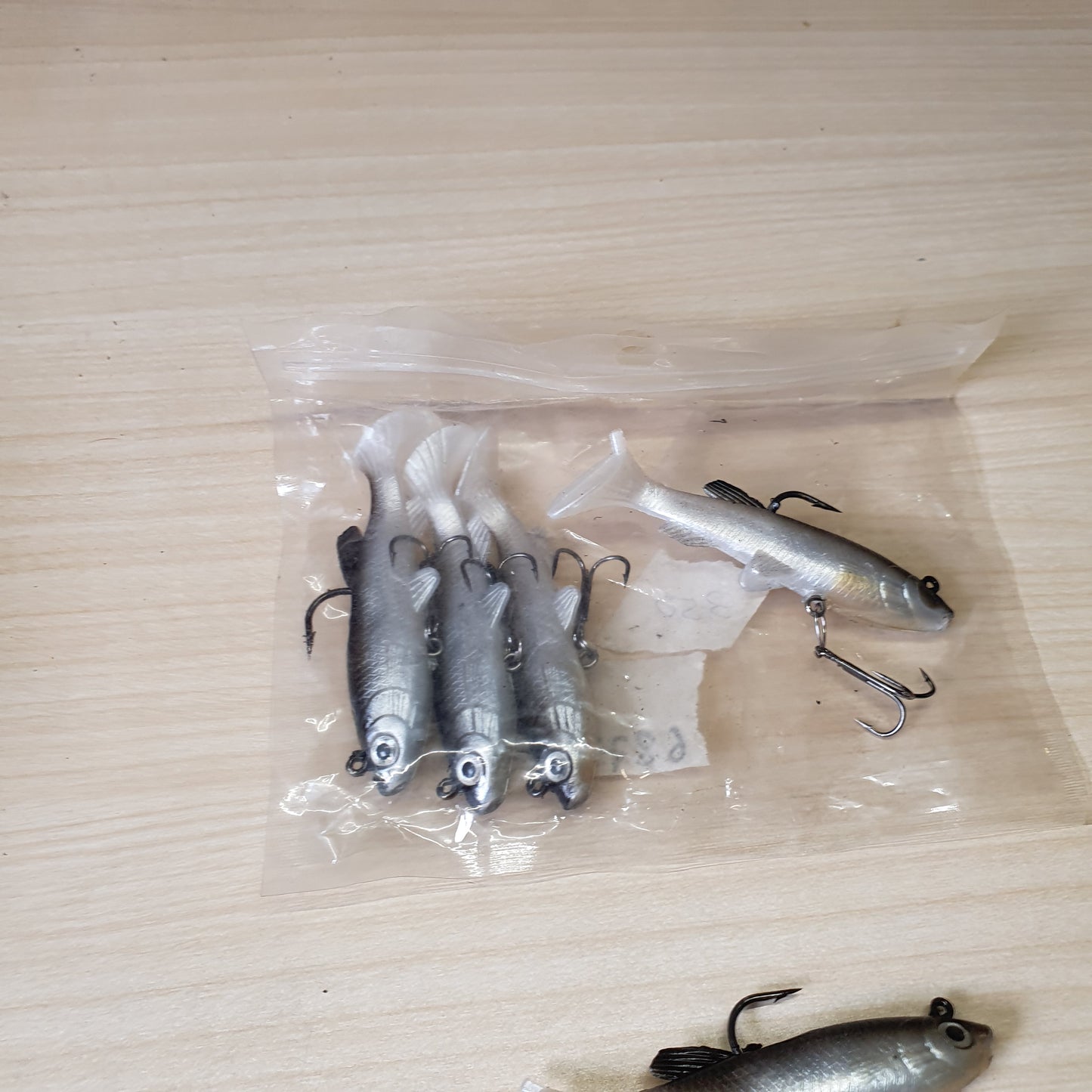 Soft PVC fishing lure with a bionic fish shape, lifelike 3D eyes, and realistic scale design.#6873