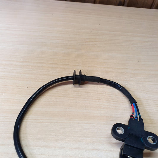 Crankshaft position sensor, identified in search results as compatible with various Mitsubishi models such as the Lancer and Space Star. #8081