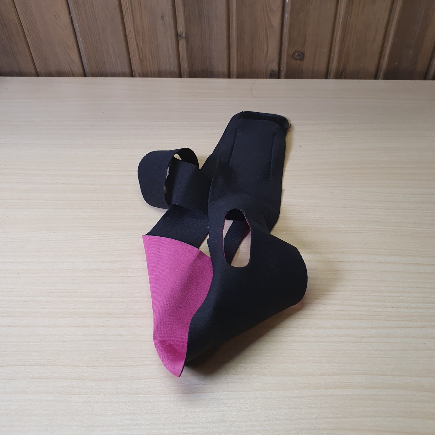 Elastic facial lifting belt designed for slimming the jawline and chin. #8110