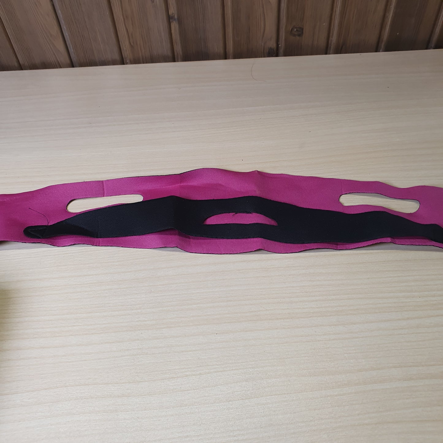 Elastic facial lifting belt designed for slimming the jawline and chin. #8110