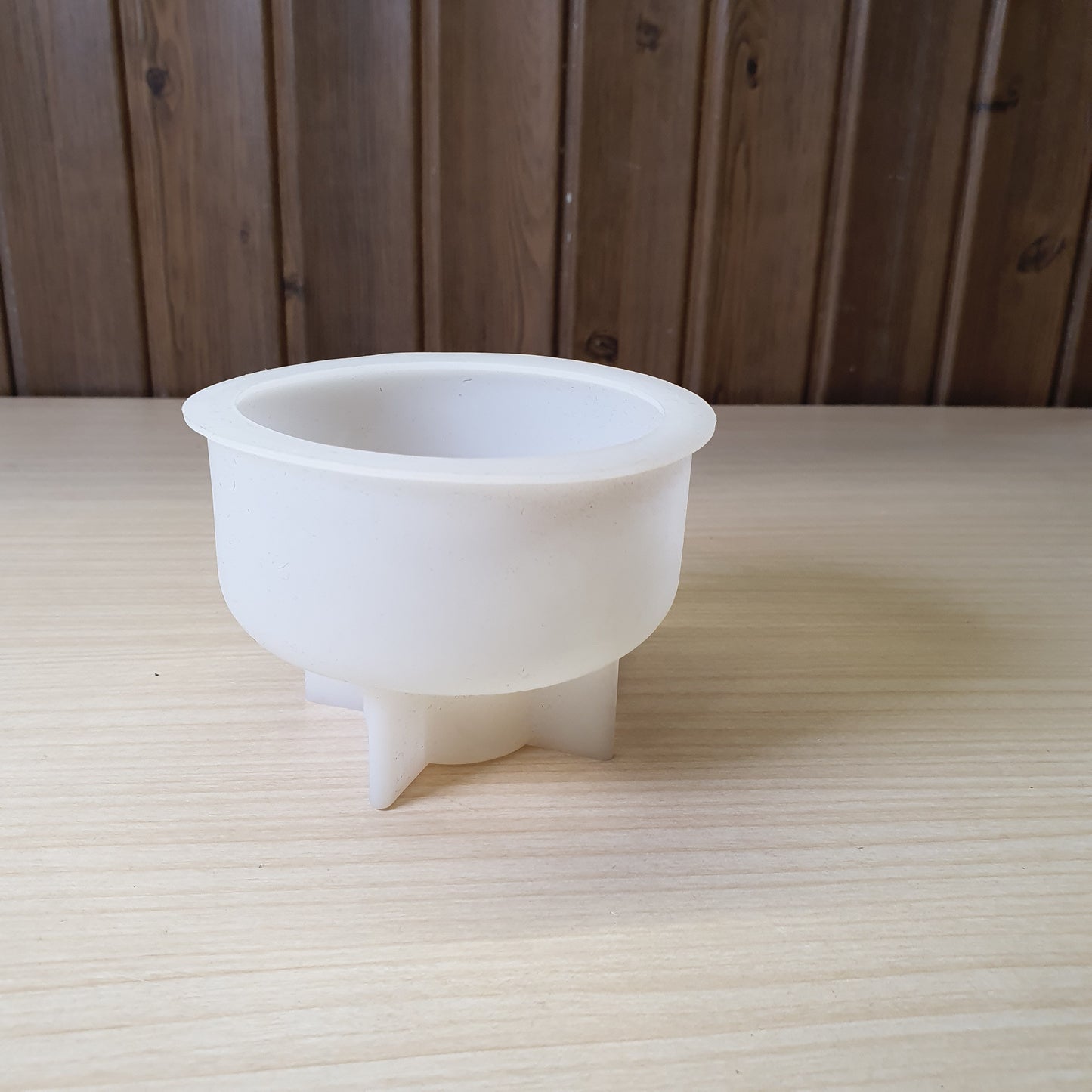 Mold designed for casting materials like resin, plaster, or concrete to create round, bowl-shaped items #8285