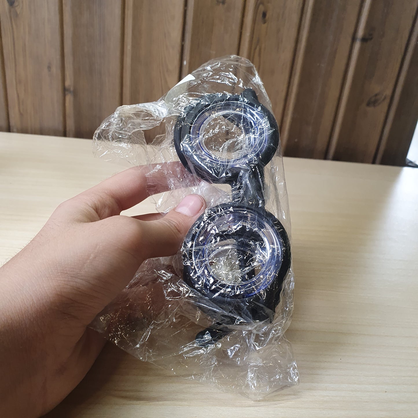 Motion sickness glasses feature a unique lensless frame design with liquid-filled rings that create an artificial horizon to reduce nausea. #8581
