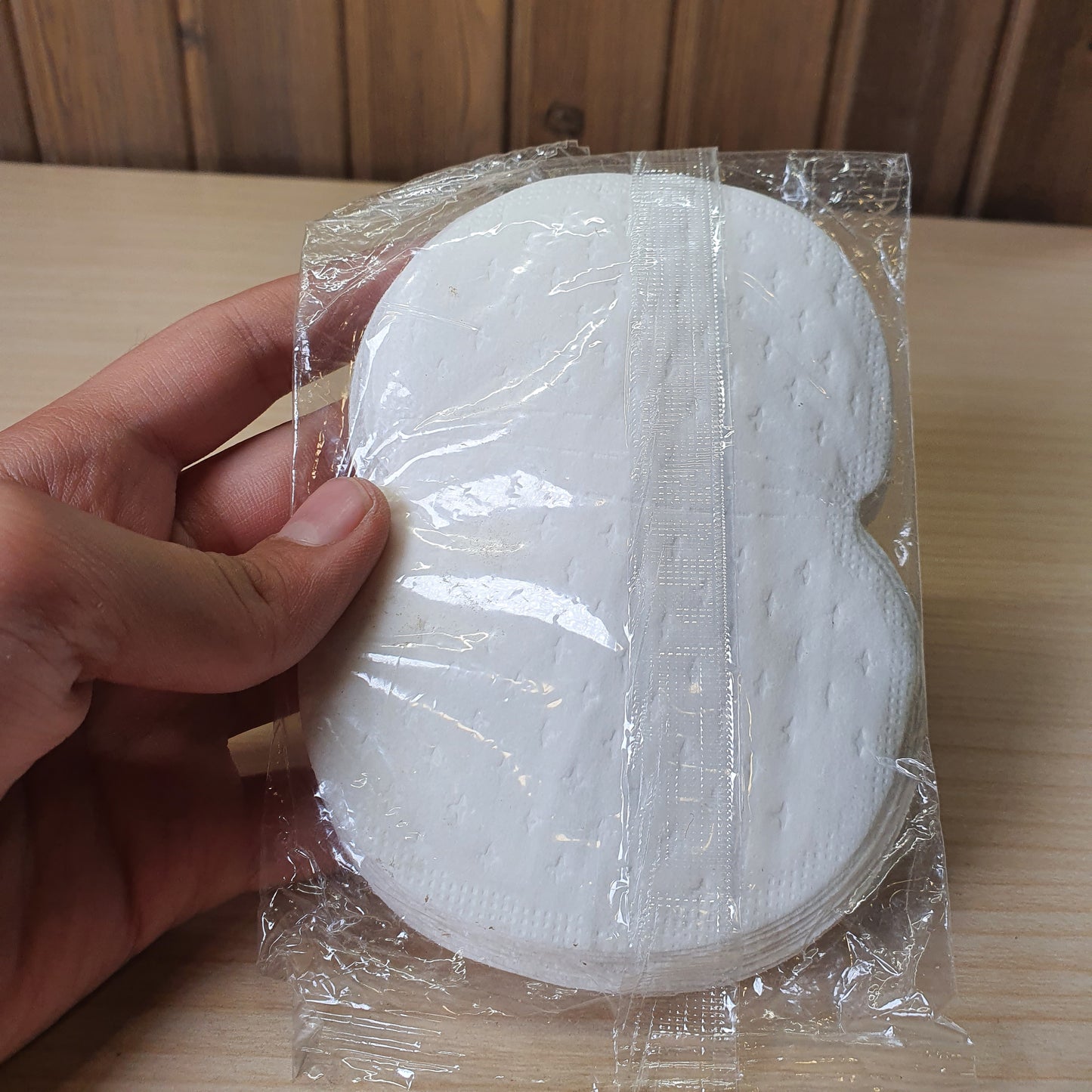Disposable, non-woven cotton underarm sweat pads #8548