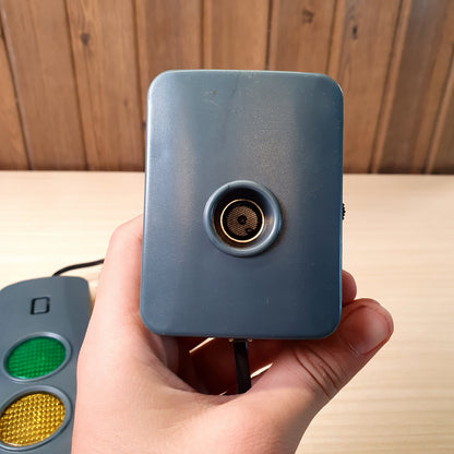 Garage parking assist system with a traffic light indicator and sensor. #9154