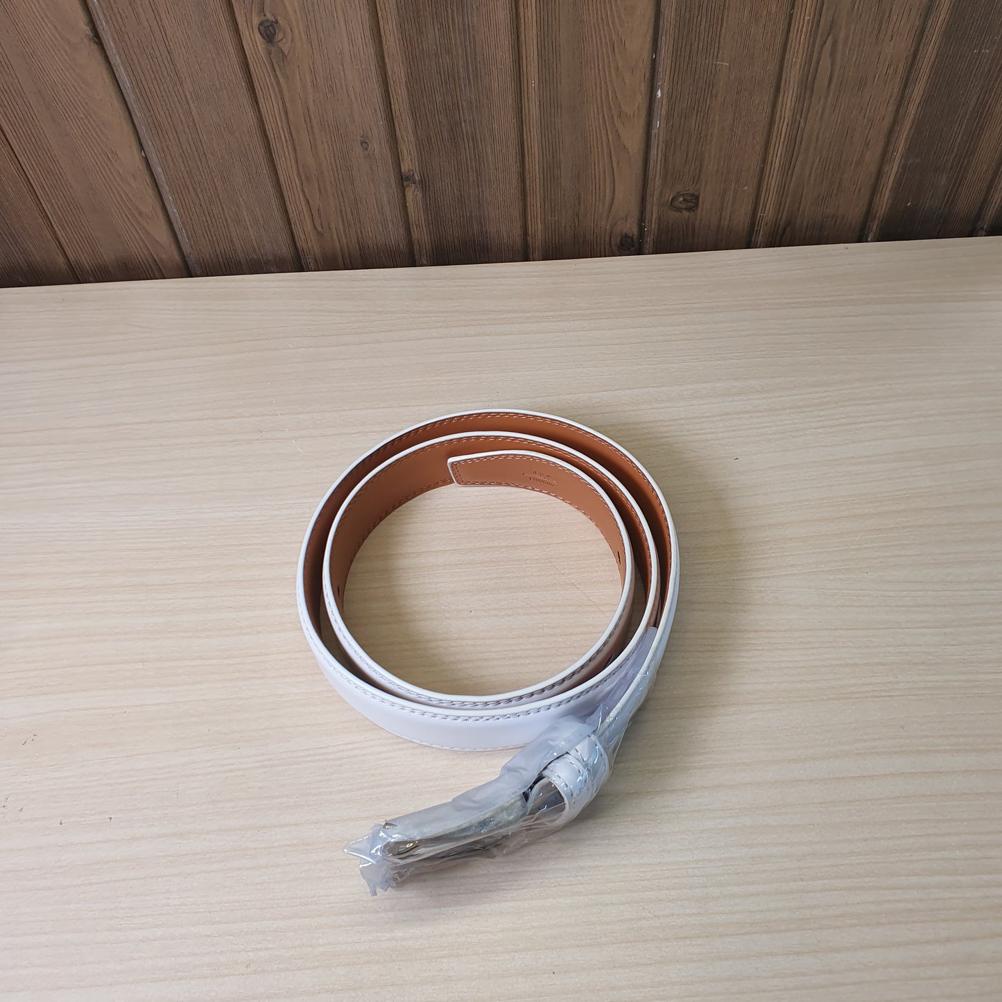 Gents White belt #9022