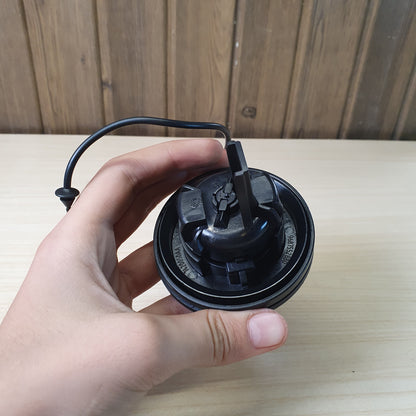 Peugeot/Citroën fuel tank cap, compatible with models such as the 301, 308, 508, 2008, and 3008. #3135