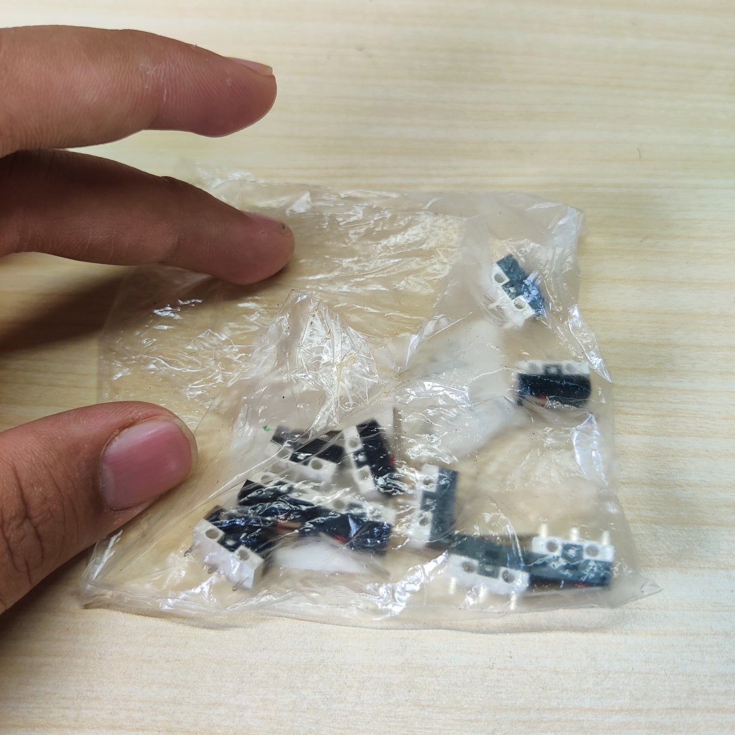 Micro limit switches or tactile push button switches#1748