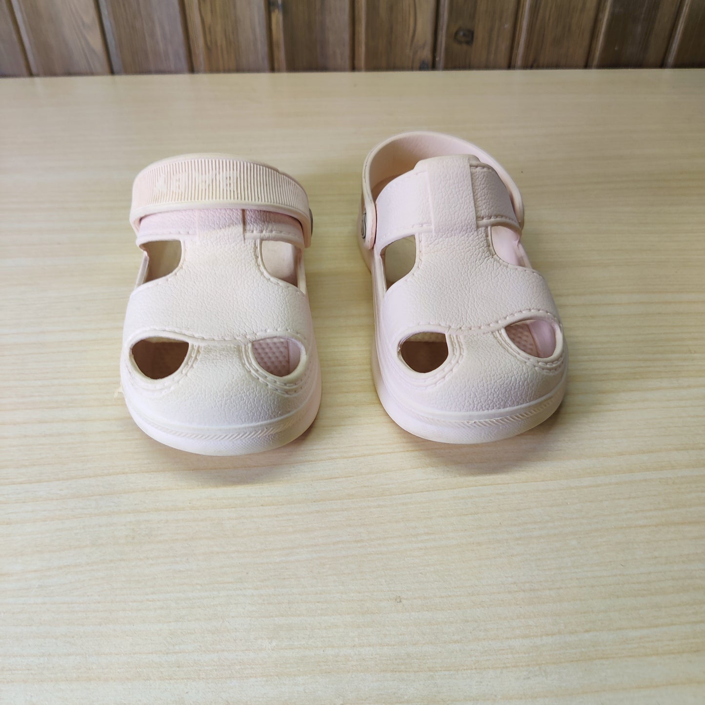 Used  Kids Slippers Size 170