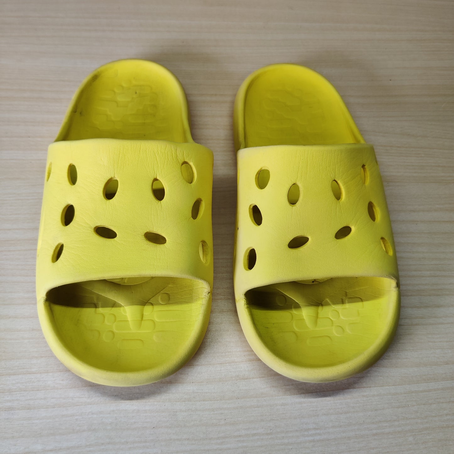 Used Imported Kids Slippers Size 220 MM