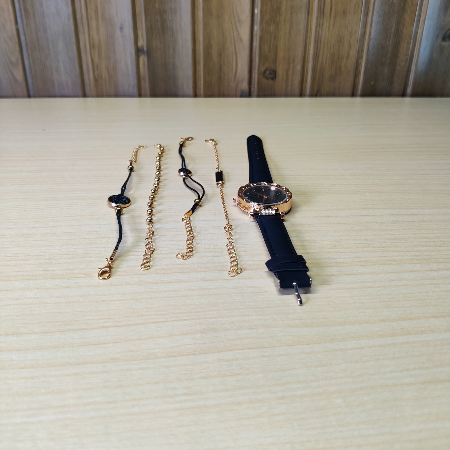 Watch Set With 5 Bracelets #2335
