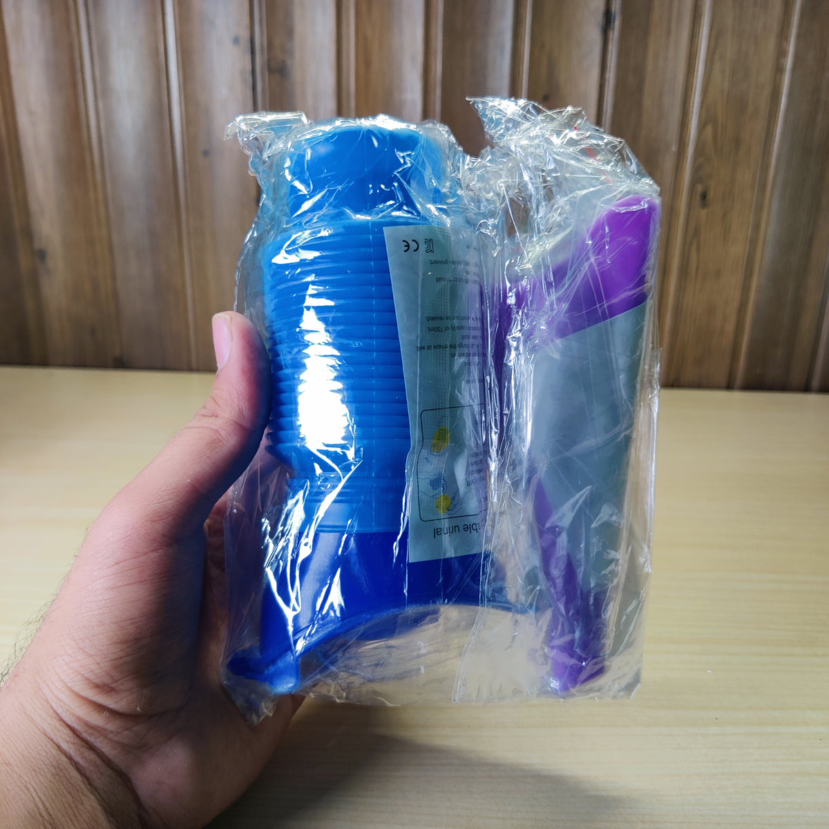 Reusable, collapsible 750ml portable urinal set with a female urination device funnel.#2010