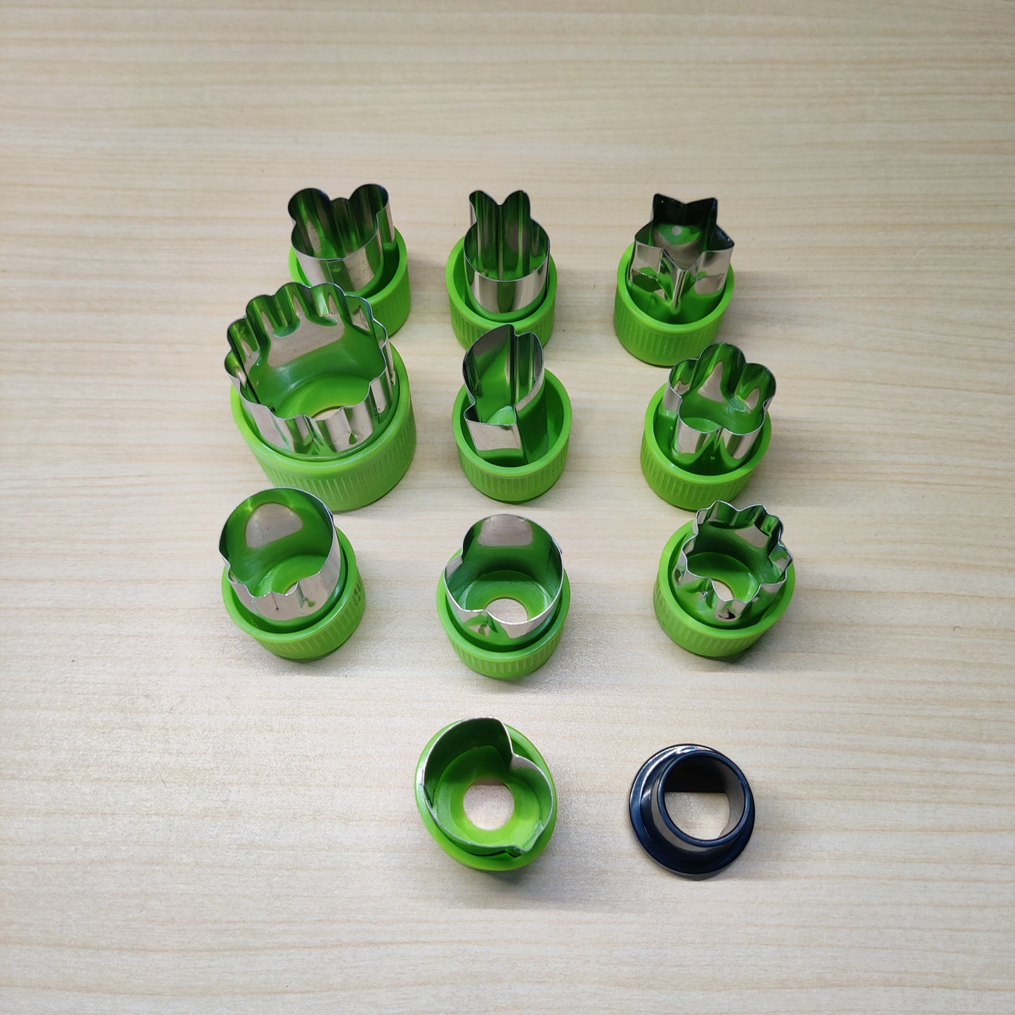 fruit and vegetable cutters designed for creating fun shapes for kids.#2518
