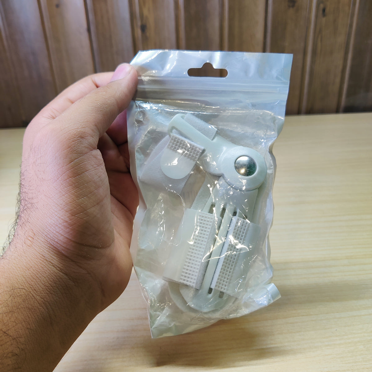 inged big toe bunion splint designed for pain relief and toe realignment #2649